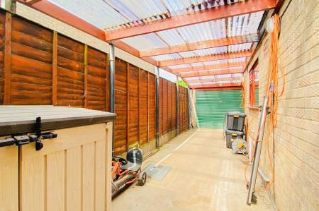 3 bedroom Semi-detached house for sale in Plumtree Way, Syston, LE7