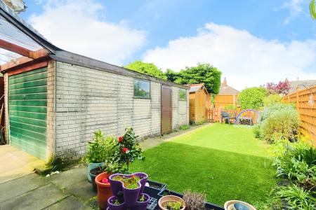 3 bedroom Semi-detached house for sale in Plumtree Way, Syston, LE7