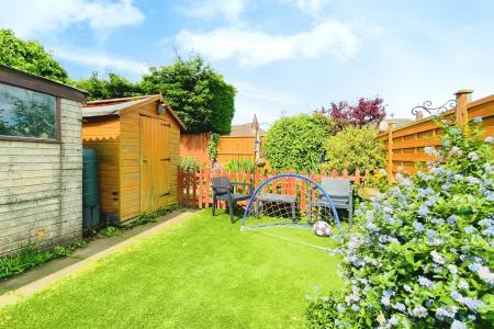 3 bedroom Semi-detached house for sale in Plumtree Way, Syston, LE7