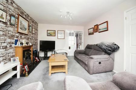 3 bedroom Semi-detached house for sale in Plumtree Way, Syston, LE7
