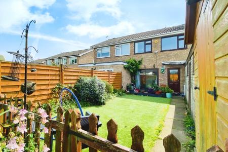 3 bedroom Semi-detached house for sale in Plumtree Way, Syston, LE7