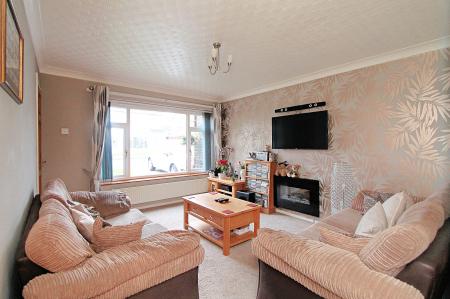 3 bedroom Semi-detached house for sale in Extended Home - Plumtree Way, Syston, LE7