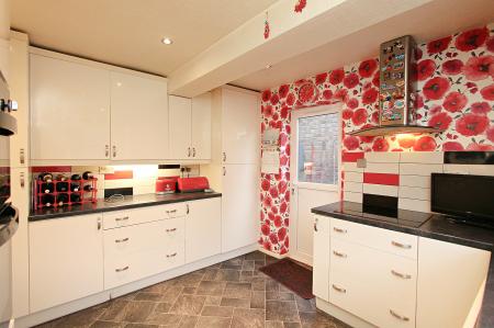 3 bedroom Semi-detached house for sale in Extended Home - Plumtree Way, Syston, LE7