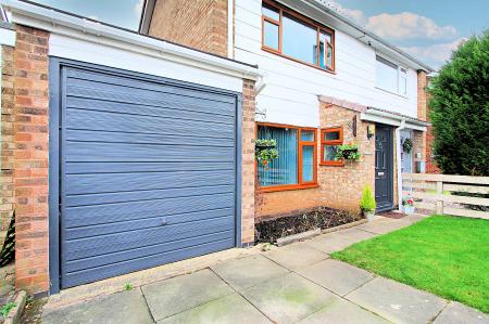 3 bedroom Semi-detached house for sale in Extended Home - Plumtree Way, Syston, LE7