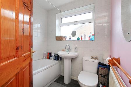 3 bedroom Semi-detached house for sale in Extended Home - Plumtree Way, Syston, LE7