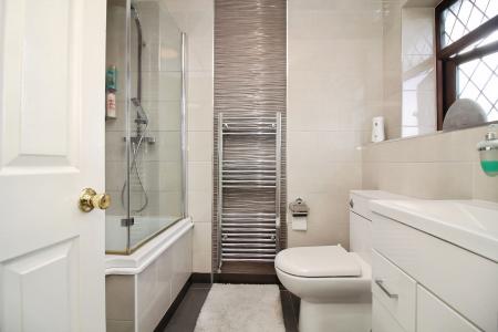 5 bedroom Detached house for sale in Priory Close, Syston, LE7