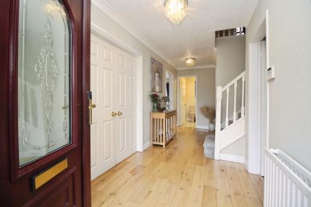 5 bedroom Detached house for sale in Priory Close, Syston, LE7