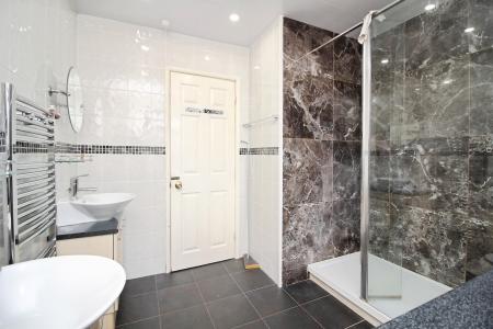 5 bedroom Detached house for sale in Priory Close, Syston, LE7