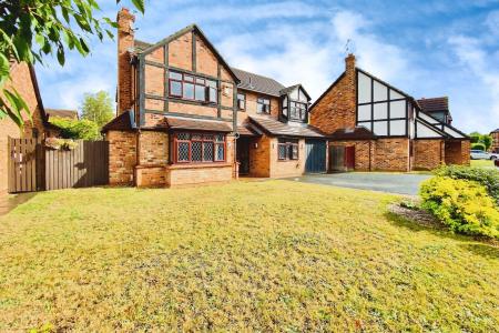 5 bedroom Detached house for sale in Priory Close, Syston, LE7