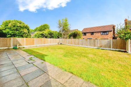 5 bedroom Detached house for sale in Priory Close, Syston, LE7