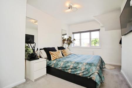 2 bedroom Semi-detached house for sale in Queniborough Road, Queniborough, LE7