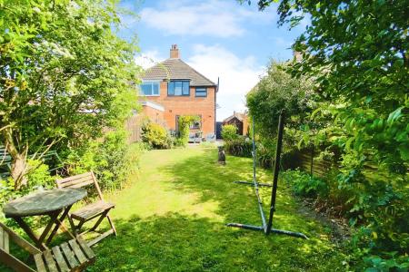 2 bedroom Semi-detached house for sale in Queniborough Road, Queniborough, LE7