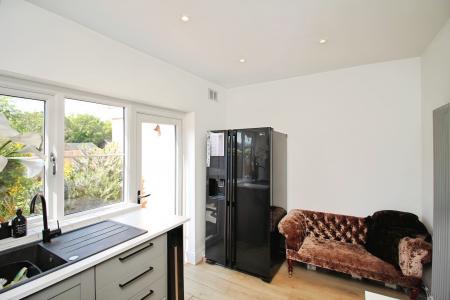 2 bedroom Semi-detached house for sale in Queniborough Road, Queniborough, LE7