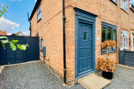 2 bedroom Semi-detached house for sale in Queniborough Road, Queniborough, LE7