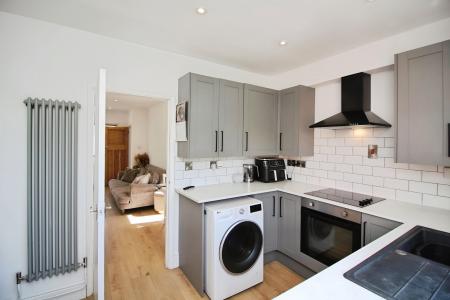 2 bedroom Semi-detached house for sale in Queniborough Road, Queniborough, LE7