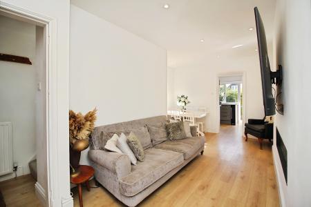 2 bedroom Semi-detached house for sale in Queniborough Road, Queniborough, LE7