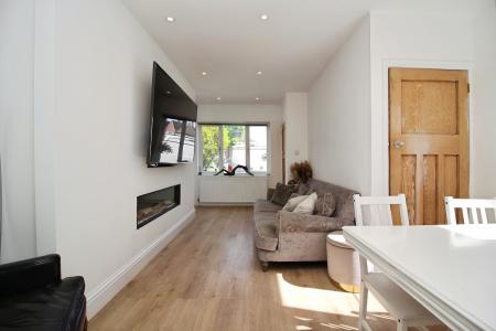 2 bedroom Semi-detached house for sale in Queniborough Road, Queniborough, LE7