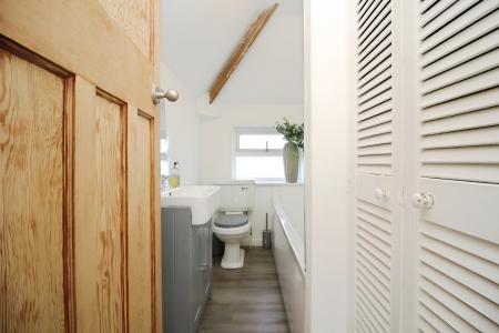 2 bedroom Semi-detached house for sale in Queniborough Road, Queniborough, LE7