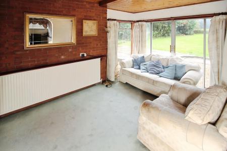 5 bedroom Detached house for sale in Rectory Road, Wanlip, LE7