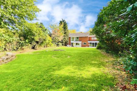 5 bedroom Detached house for sale in Rectory Road, Wanlip, LE7