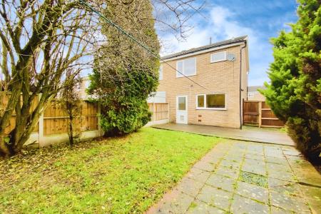 2 bedroom Semi-detached house for sale in Ridgeway Drive, Thurmaston, LE4
