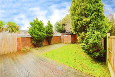 2 bedroom Semi-detached house for sale in Ridgeway Drive, Thurmaston, LE4