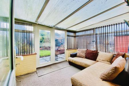 2 bedroom Semi-detached house for sale in Ridgeway Drive, Thurmaston, LE4