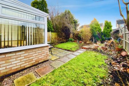 2 bedroom Semi-detached house for sale in Ridgeway Drive, Thurmaston, LE4