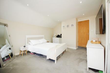 2 bedroom Semi-detached house for sale in Rookery Lane, Thurmaston, LE4