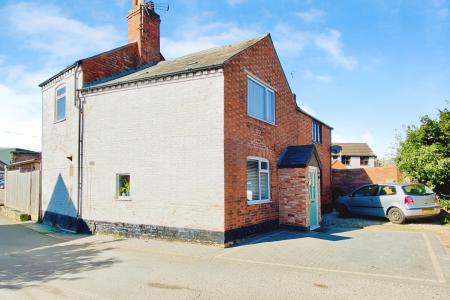 2 bedroom Semi-detached house for sale in Rookery Lane, Thurmaston, LE4