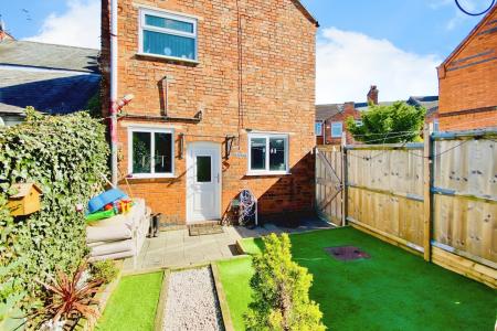 2 bedroom Semi-detached house for sale in Rookery Lane, Thurmaston, LE4