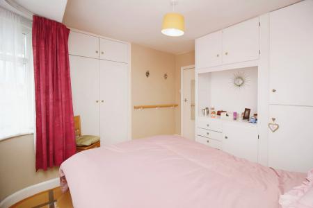 3 bedroom Semi-detached house for sale in Roseway, Leicester, LE4