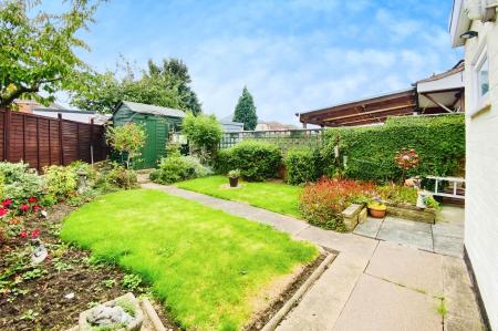 3 bedroom Semi-detached house for sale in Roseway, Leicester, LE4