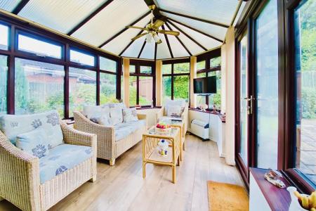 3 bedroom Detached bungalow for sale in Roundhill Close, Syston, LE7