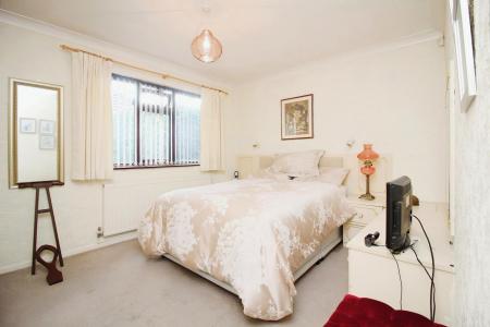 3 bedroom Detached bungalow for sale in Roundhill Close, Syston, LE7