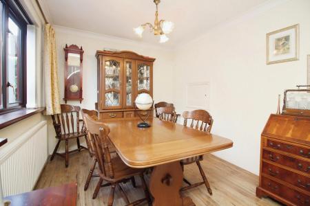 3 bedroom Detached bungalow for sale in Roundhill Close, Syston, LE7