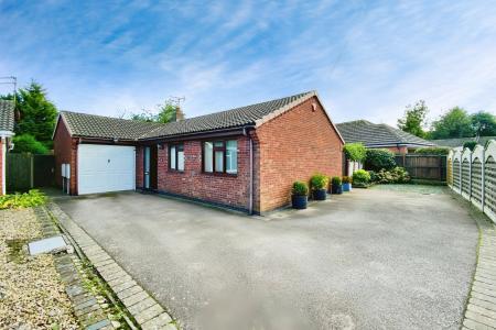3 bedroom Detached bungalow for sale in Roundhill Close, Syston, LE7
