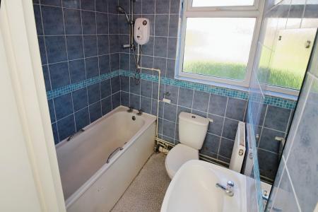 3 bedroom Semi-detached house for sale in Sandford Road, Syston, LE7