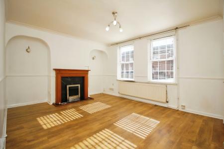 3 bedroom Semi-detached house for sale in Sandford Road, Syston, LE7