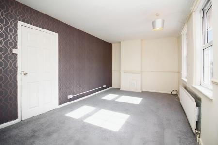 3 bedroom Semi-detached house for sale in Sandford Road, Syston, LE7
