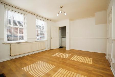 3 bedroom Semi-detached house for sale in Sandford Road, Syston, LE7