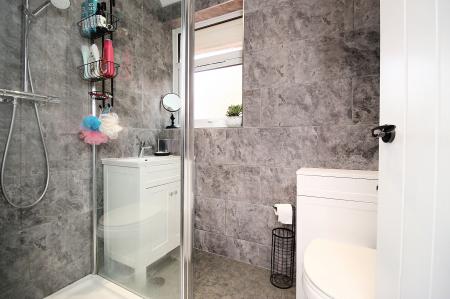 3 bedroom Semi-detached house for sale in Sandford Road, Syston, LE7