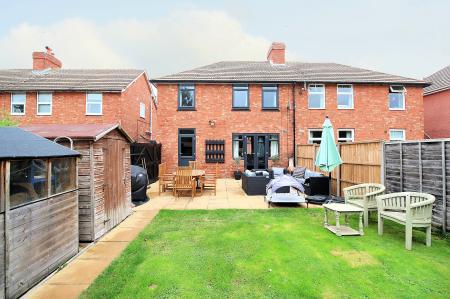 3 bedroom Semi-detached house for sale in Sandford Road, Syston, LE7