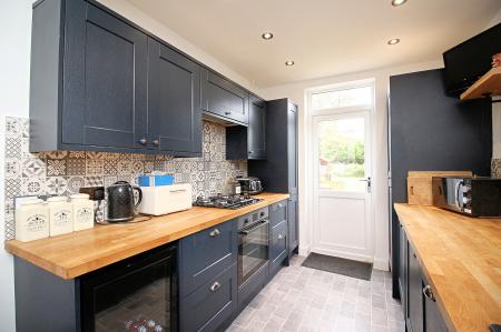 3 bedroom Semi-detached house for sale in Sandford Road, Syston, LE7