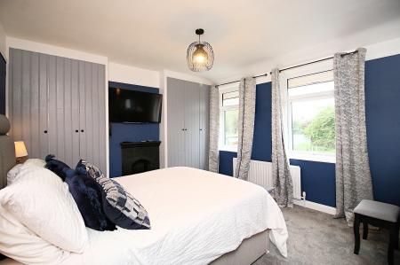 3 bedroom Semi-detached house for sale in Sandford Road, Syston, LE7