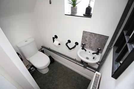 3 bedroom Semi-detached house for sale in Sandford Road, Syston, LE7