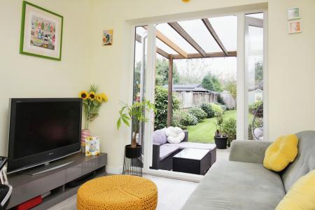 3 bedroom Terraced House for sale in Sandford Road, Syston, LE7