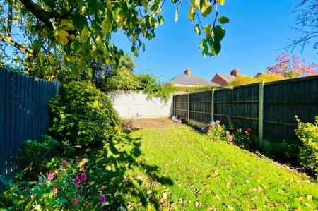 2 bedroom Semi-detached house for sale in Sandford Road, Syston, LE7