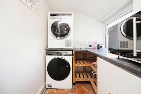 2 bedroom Semi-detached house for sale in Sandford Road, Syston, LE7