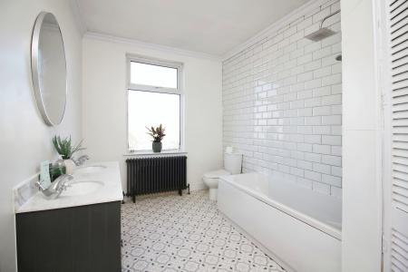 2 bedroom Semi-detached house for sale in Sandford Road, Syston, LE7